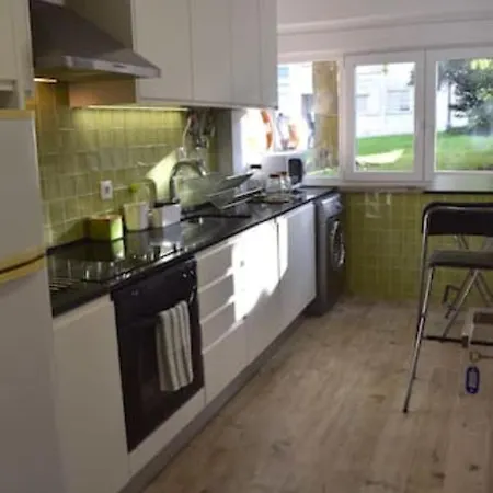 Comfy 2-bedroom Hideout In Belem!